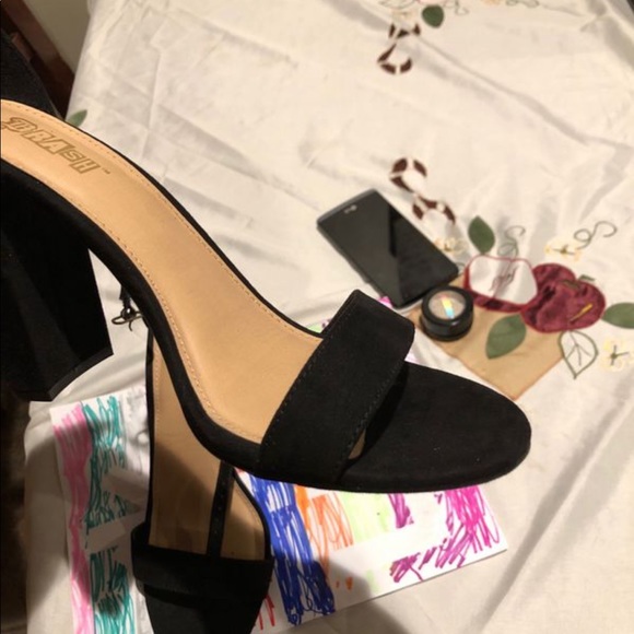 Shoes - Picture 3 of 5